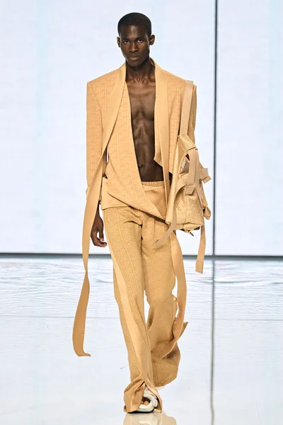 Look 36